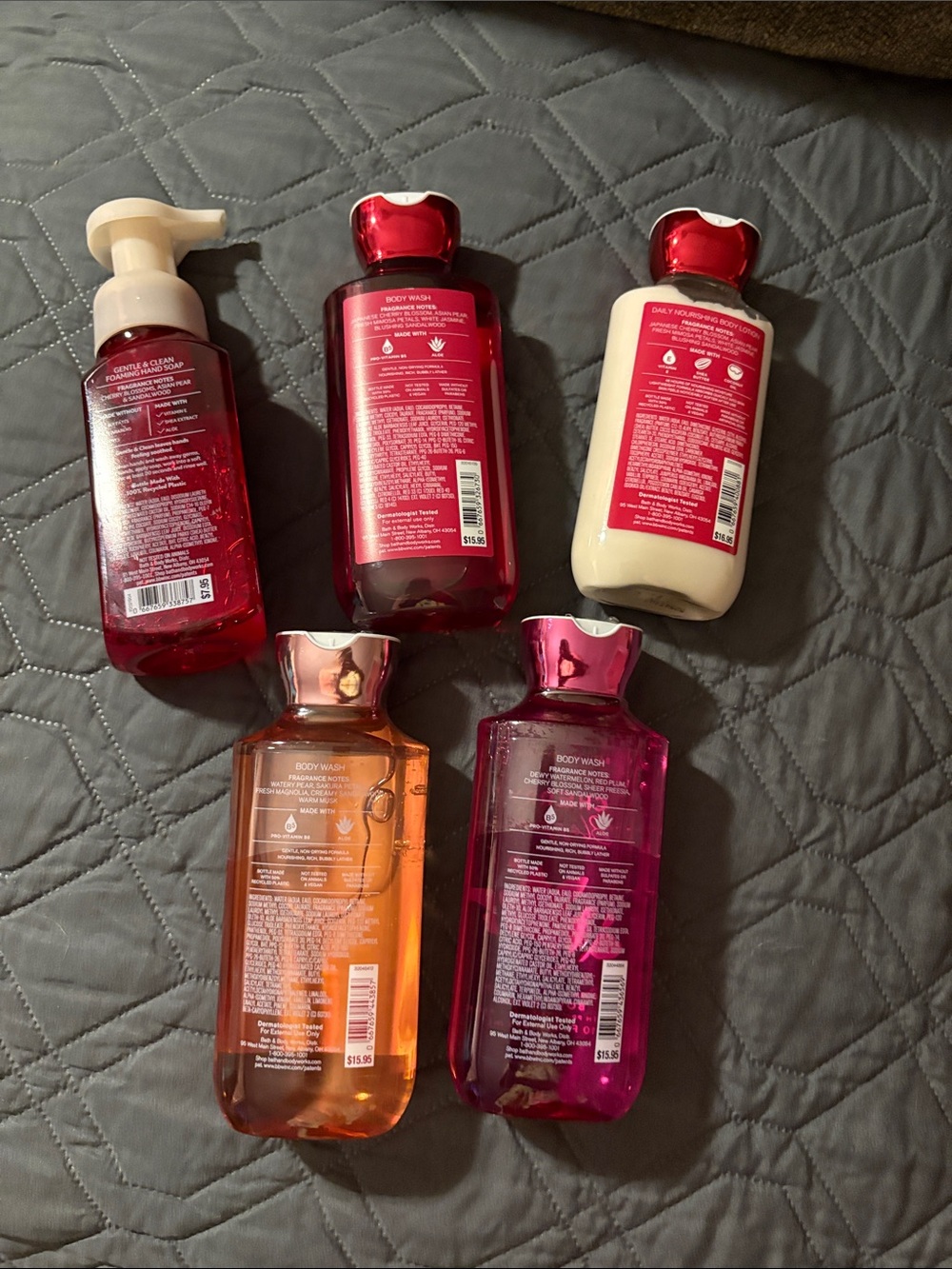 Bath & Body Works Japanese Cherry Blossom Red & White Bath Set - Picture 6 of 6